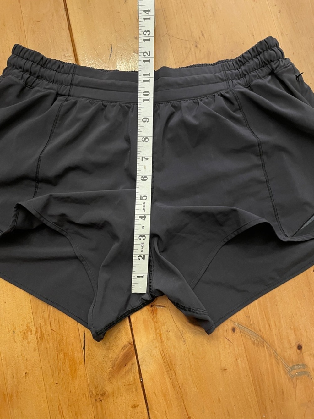 Lululemon- Sz 12 Tall- Black- Hotty Hots- 4” Inseam - Picture 15 of 16